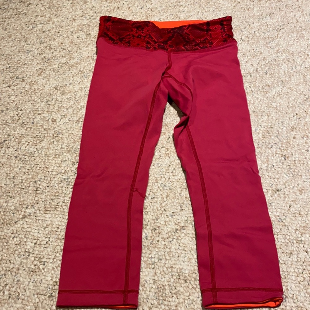Lululemon Red/Orange Reversible Crops Size 6